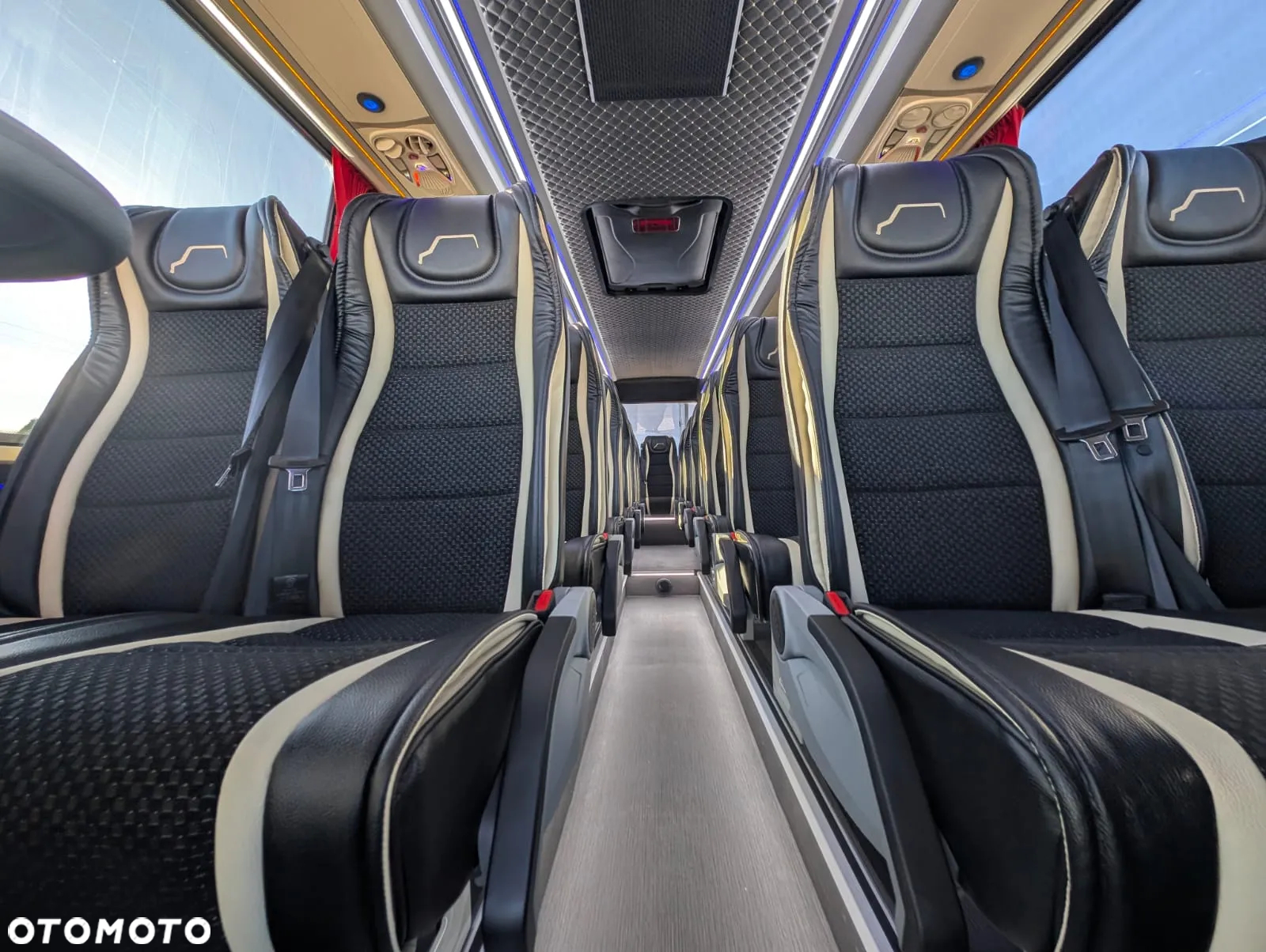 Mercedes-Benz Sprinter 519 - 12