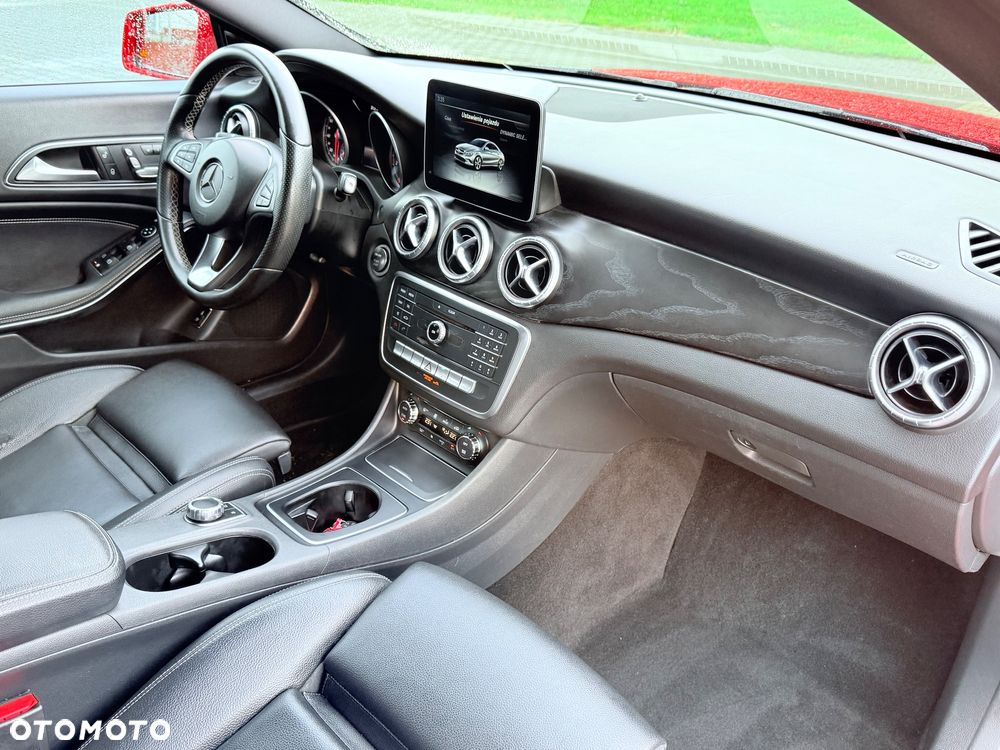 Mercedes-Benz CLA 250 4Matic 7G-DCT AMG Line - 6