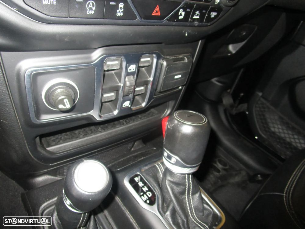 Jeep Gladiator 3.0V6 MultiJet AWD Auto Overland - 22