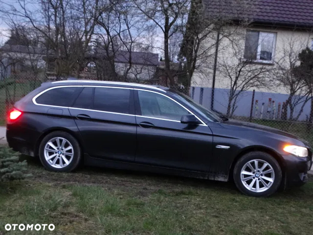 BMW F11 A90 B90 Drzwi Maska Błotnik Dach Ćwiartka Dach Próg listwa Nakładka Słupek SophistoGrau Sophisto F10 Kombi - 6