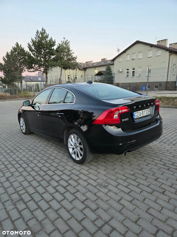 Volvo S60 D3 Momentum - 4
