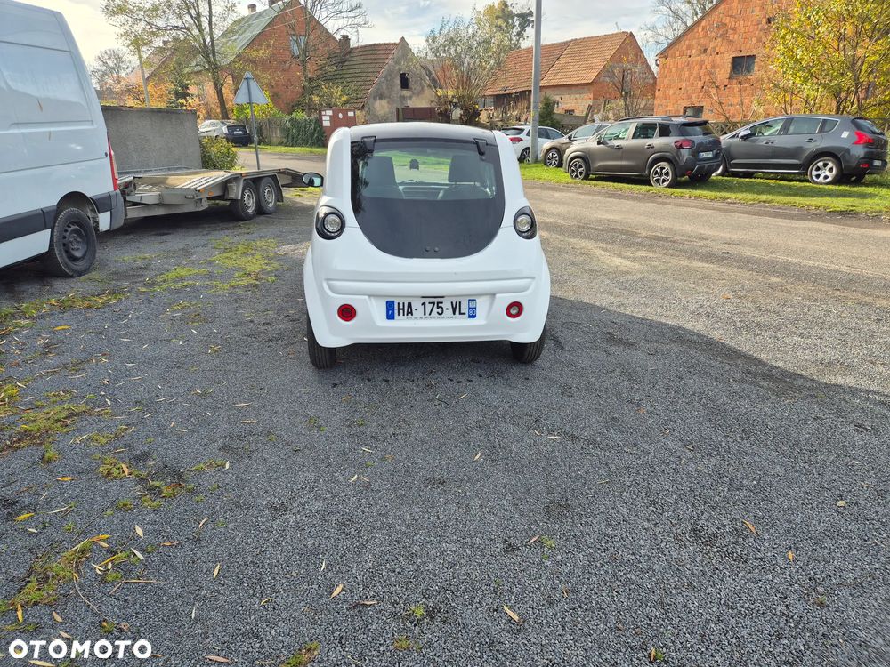 Microcar DUE - 18