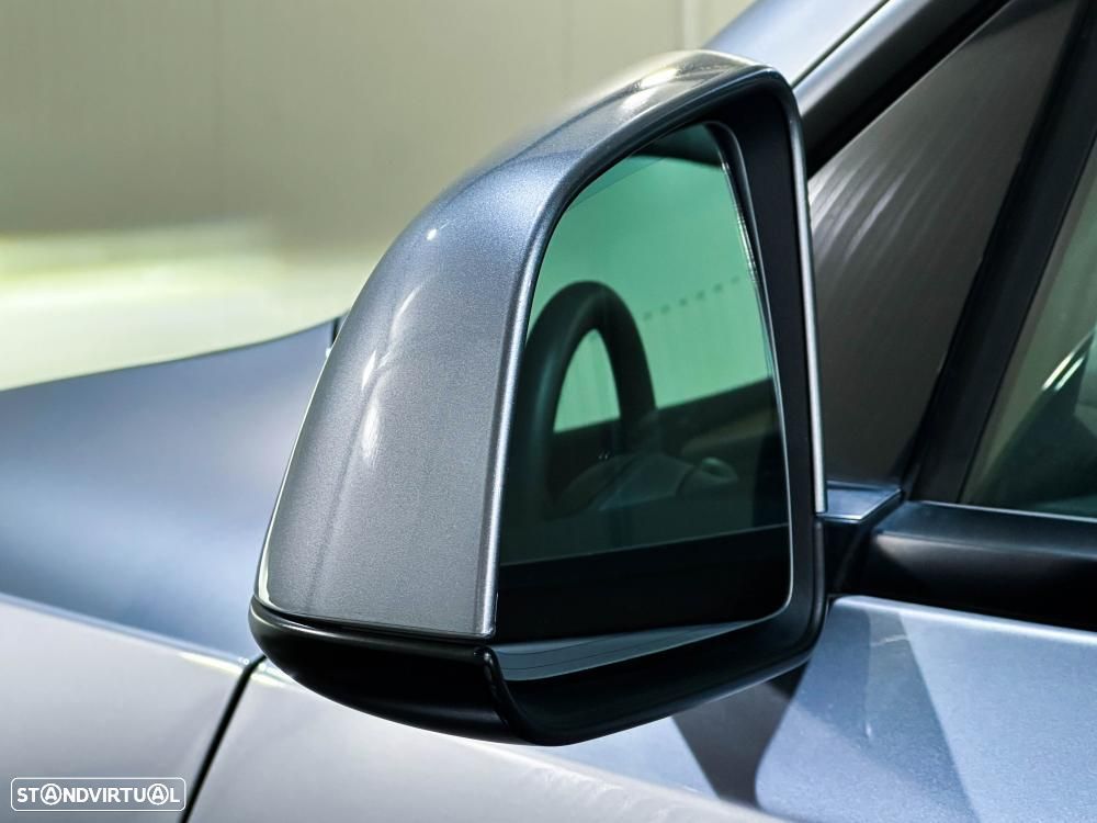 Tesla Model Y Long Range Dual Motor AWD - 17