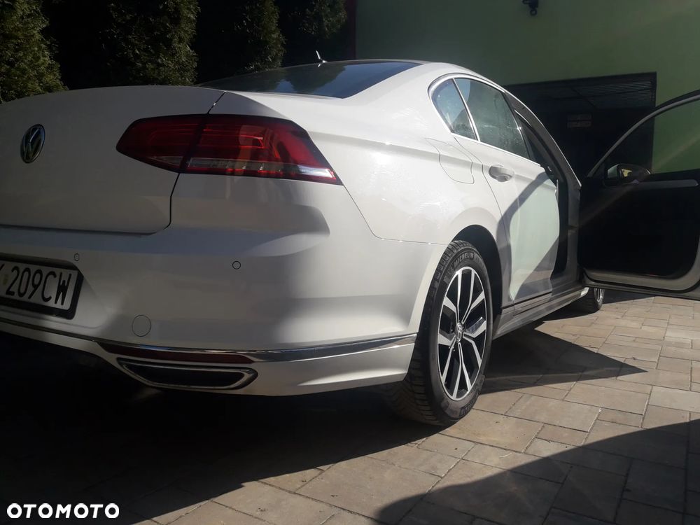Volkswagen Passat 2.0 TDI SCR Comfortline - 3
