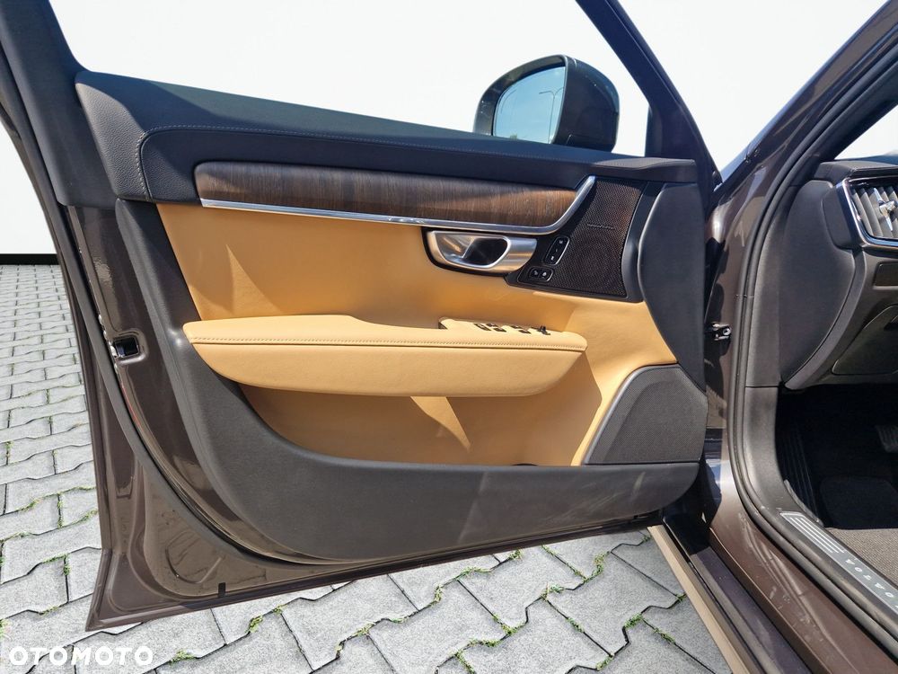 Volvo V90 Cross Country - 10