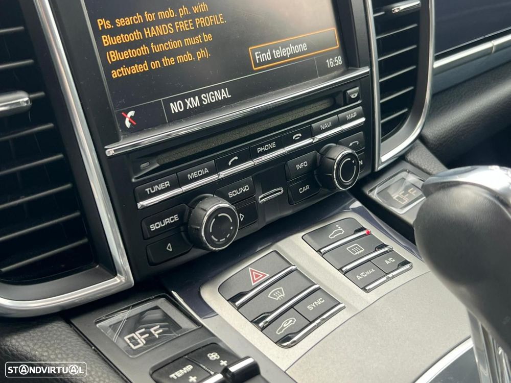 Porsche Panamera 4 PDK - 11