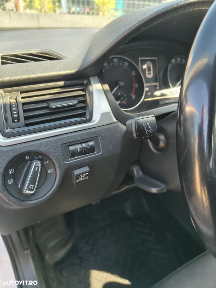 Skoda RAPID 1.2 TSI Style - 15