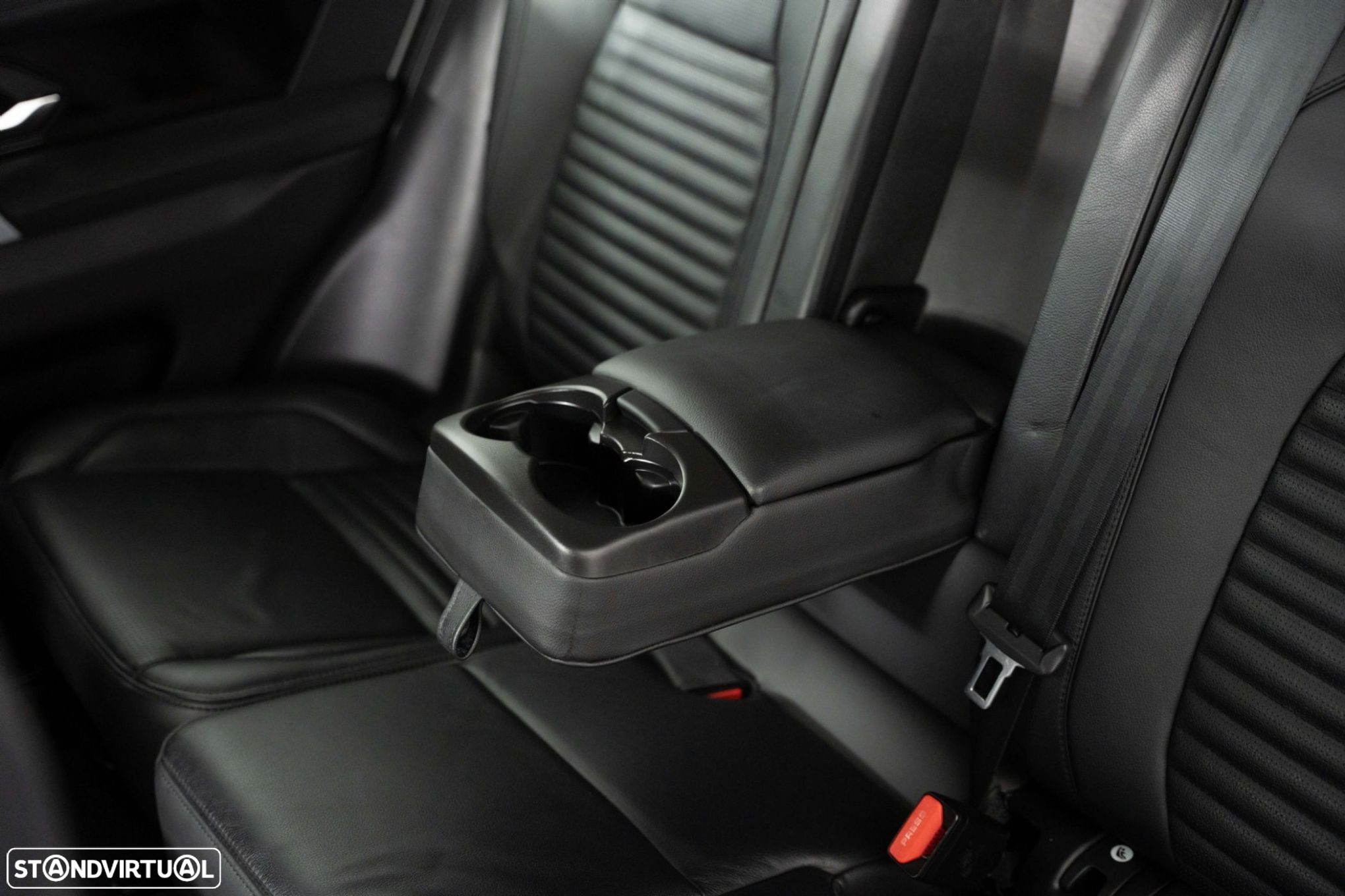 Land Rover Discovery Sport 1.5 I3 P300e AWD - 10