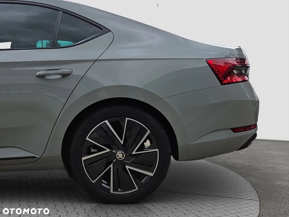 Skoda Superb 1.5 TSI Sportline - 28