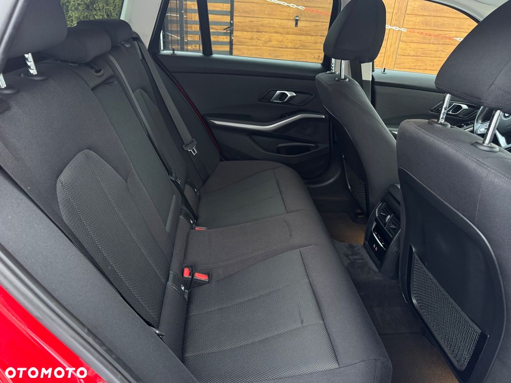 BMW Seria 3 320d Advantage - 23