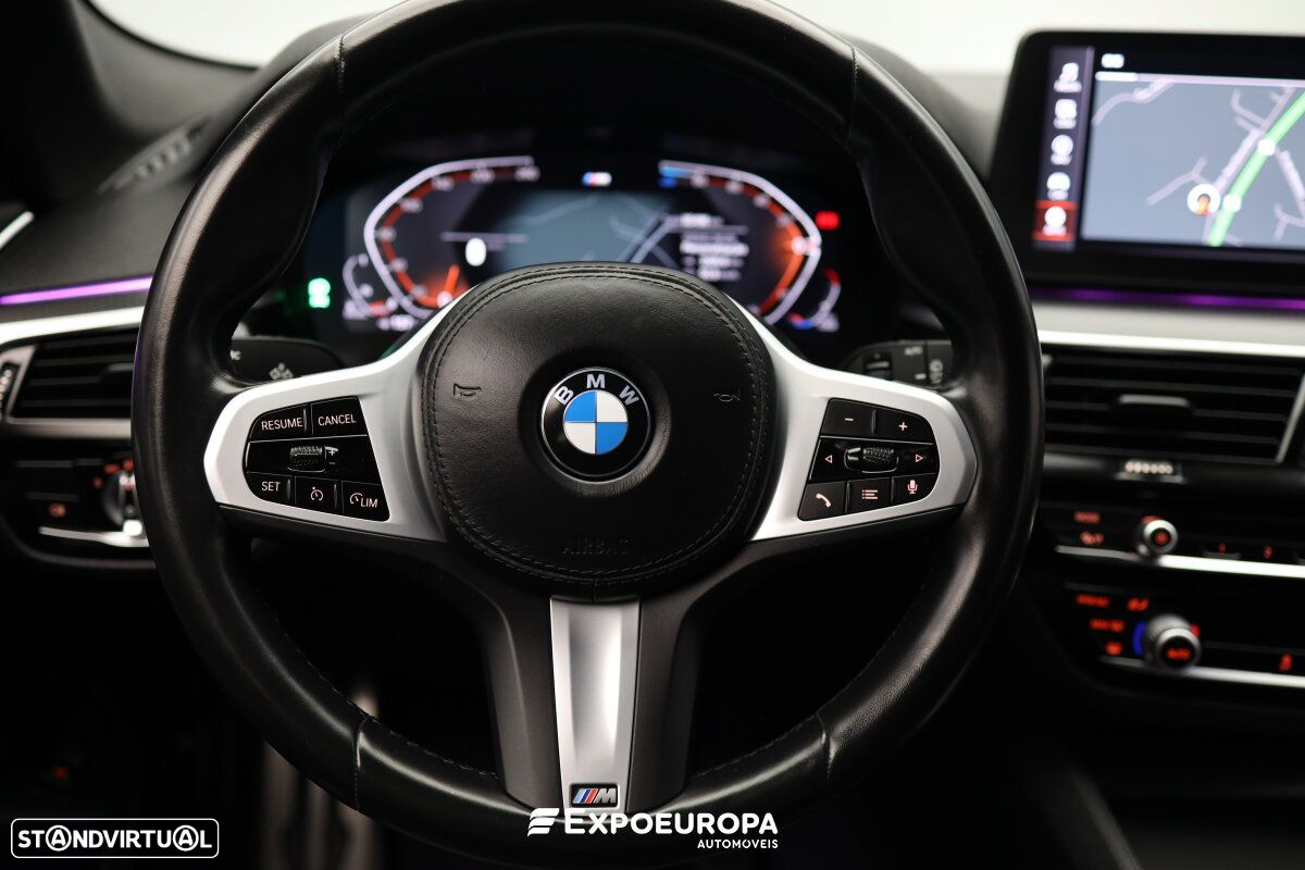 BMW 520 d Pack Desportivo M Auto - 11