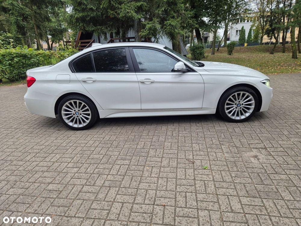 BMW Seria 3 318d M Sport - 4