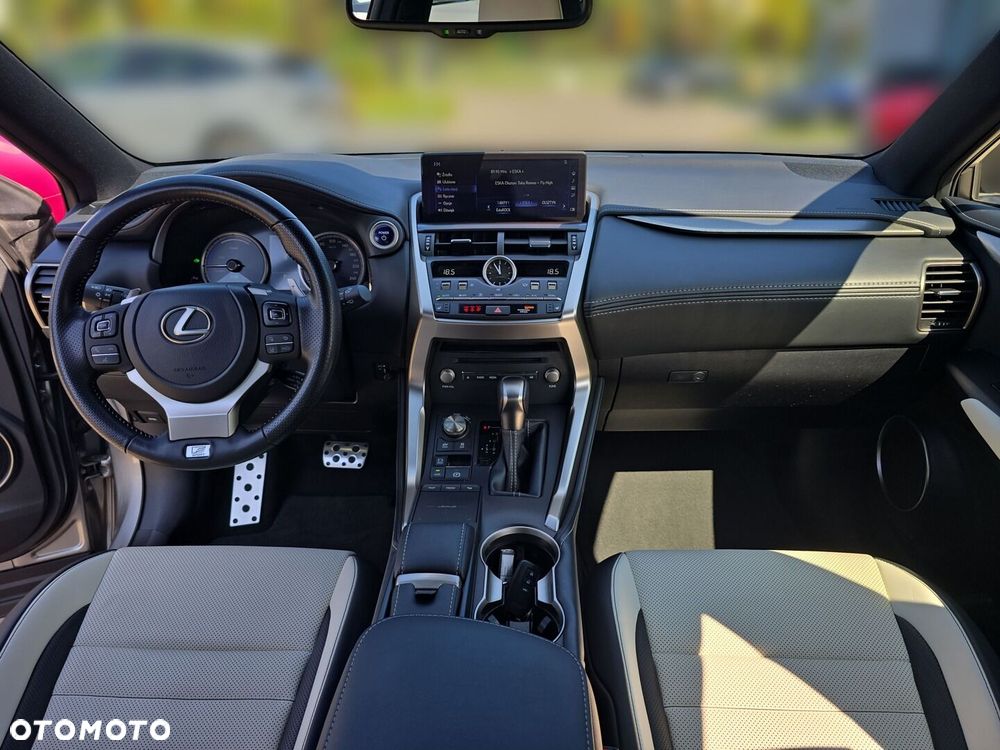 Lexus NX 300h F Sport Edition AWD - 11