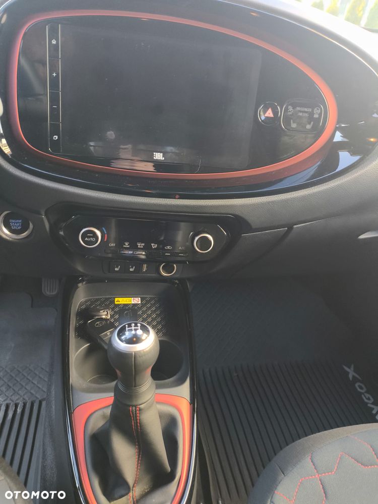 Toyota Aygo X 1.0 VVT-i JBL - 8