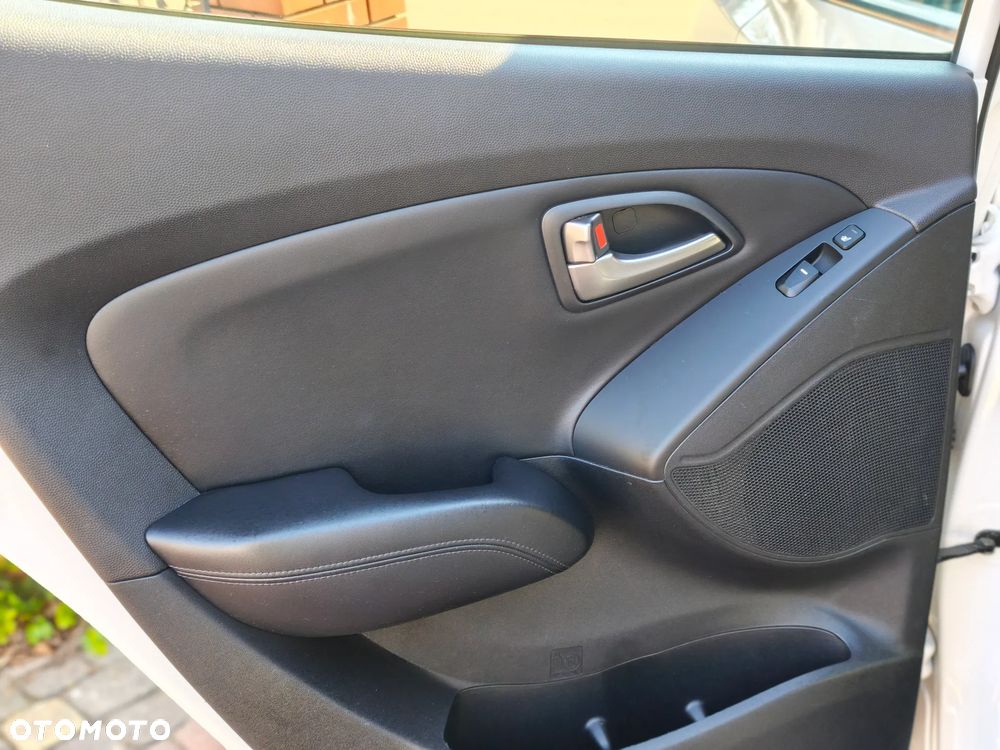 Hyundai ix35 1.7 CRDi 2WD Fifa World Cup Edition - 16