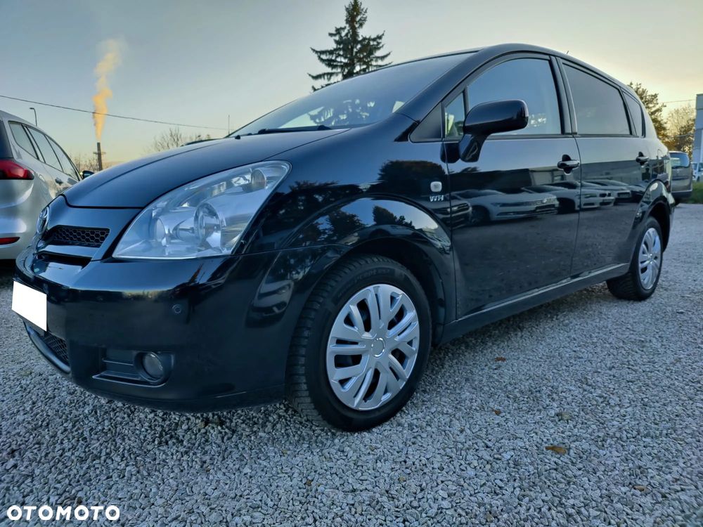 Toyota Corolla Verso - 14