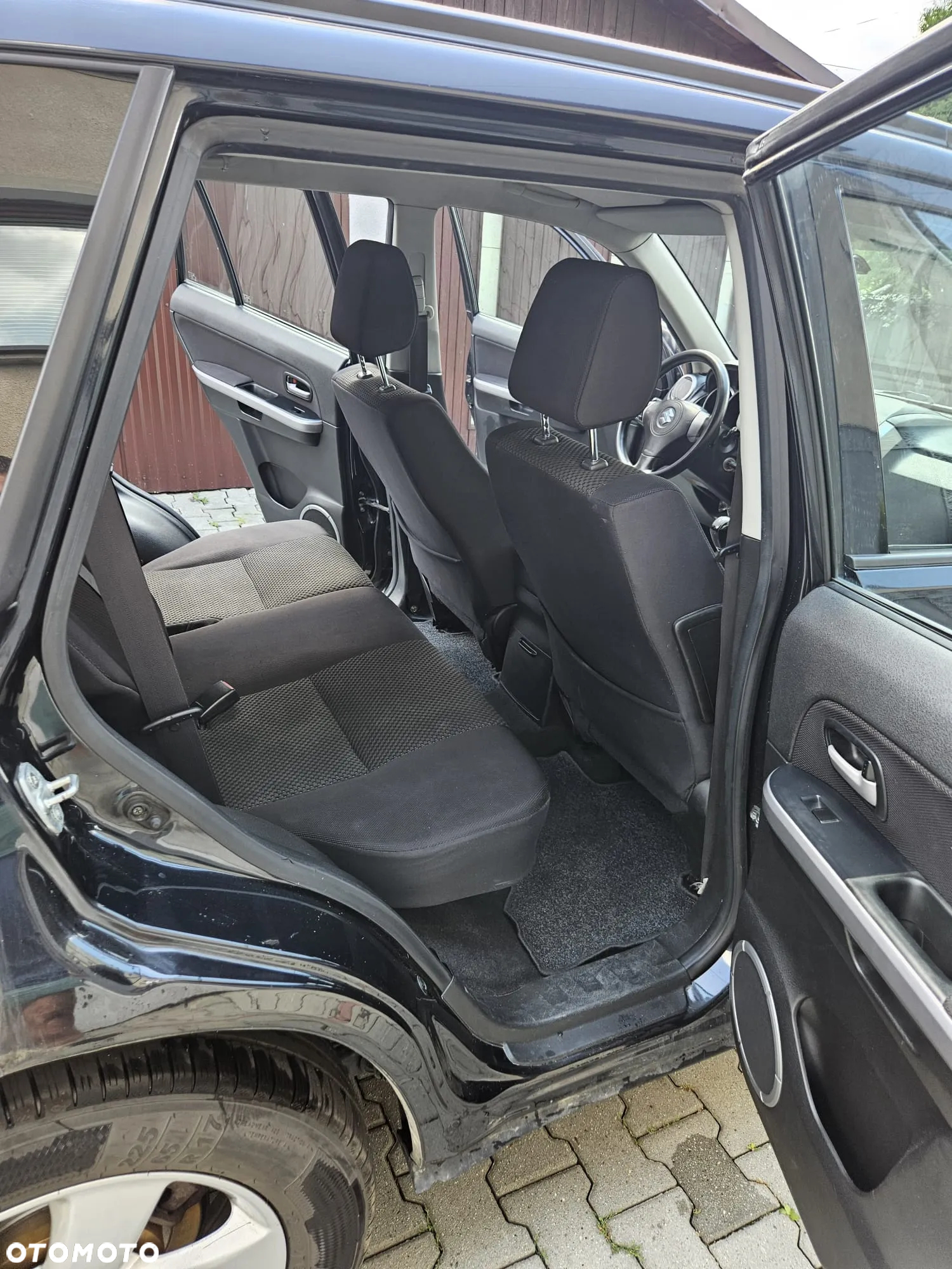 Suzuki Grand Vitara 1.9 DDiS - 12