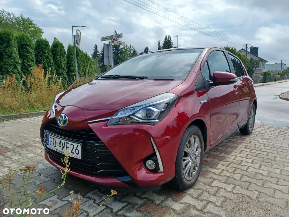 Toyota Yaris Hybrid 100 Life - 1