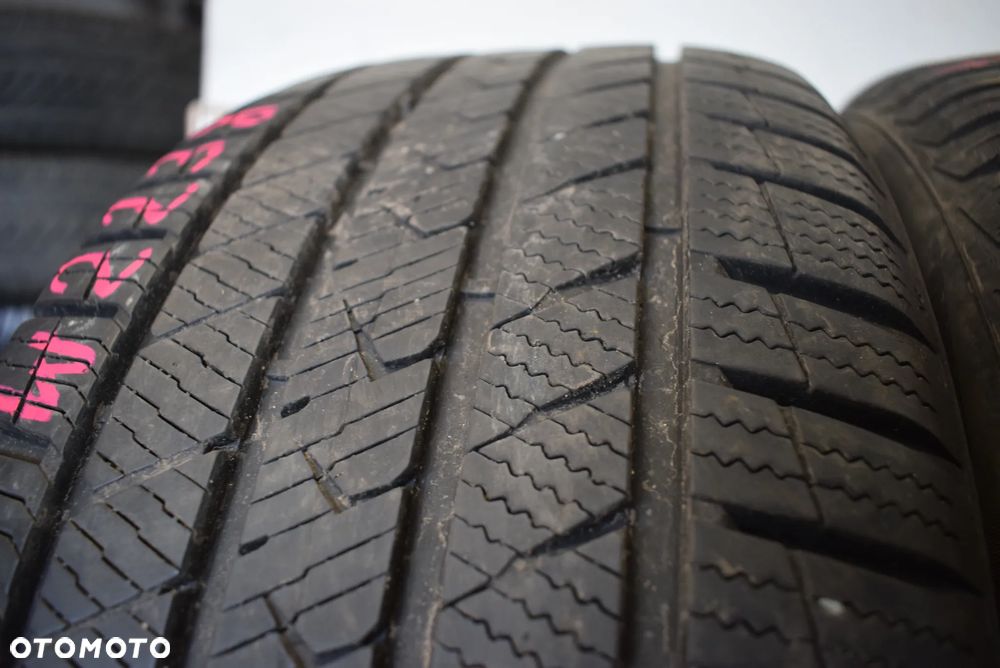 R19 245/45 Vredestein Quatrac Pro - 2