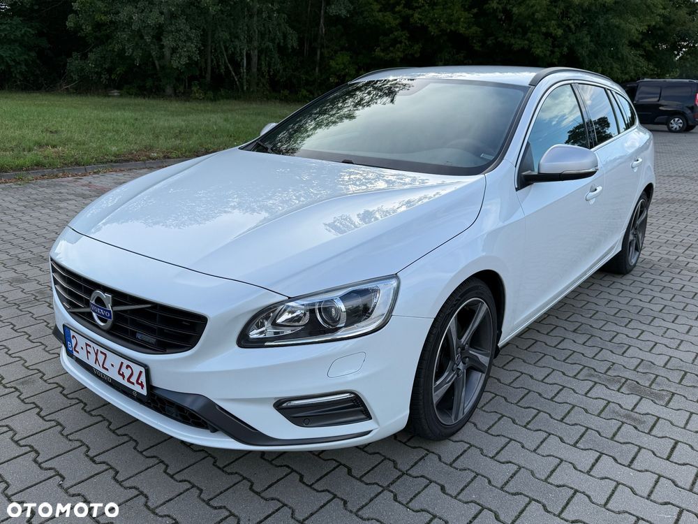 Volvo V60 D4 Drive-E R-Design Summum - 1