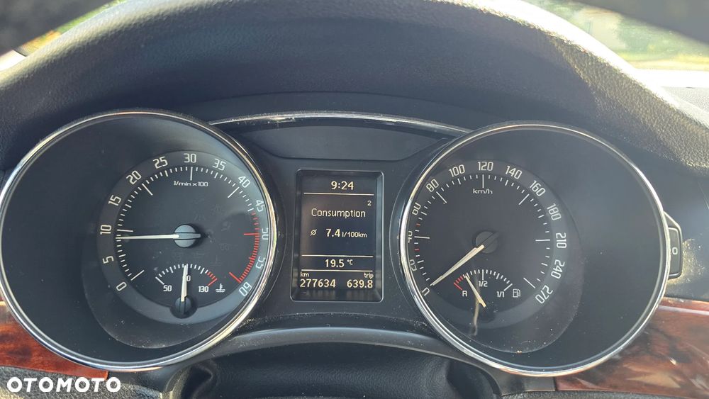 Skoda Superb 2.0 TDI DPF Elegance - 7