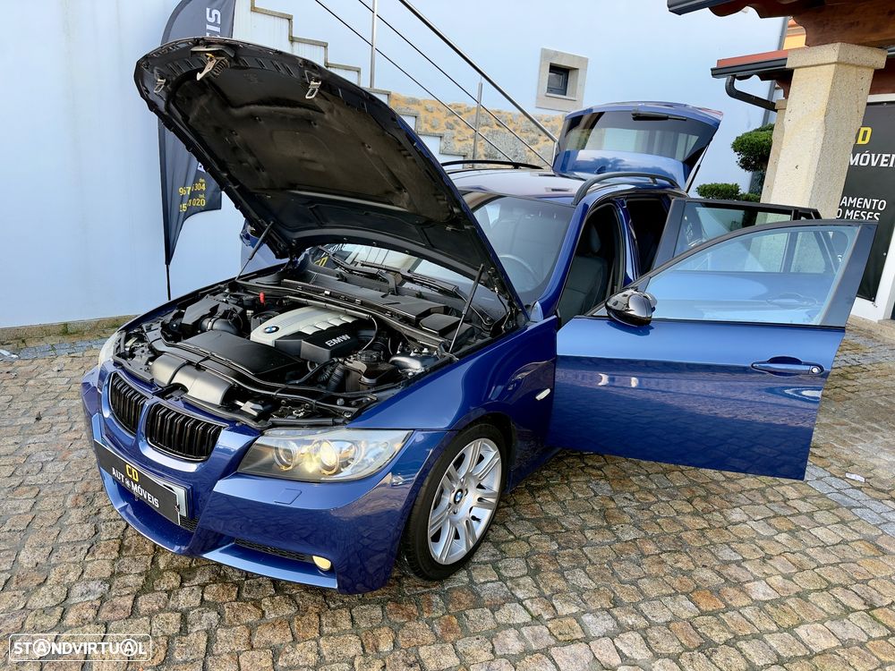 BMW 320 d Navigation Sport - 32