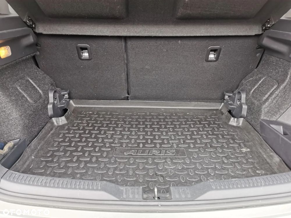 Toyota Auris - 16