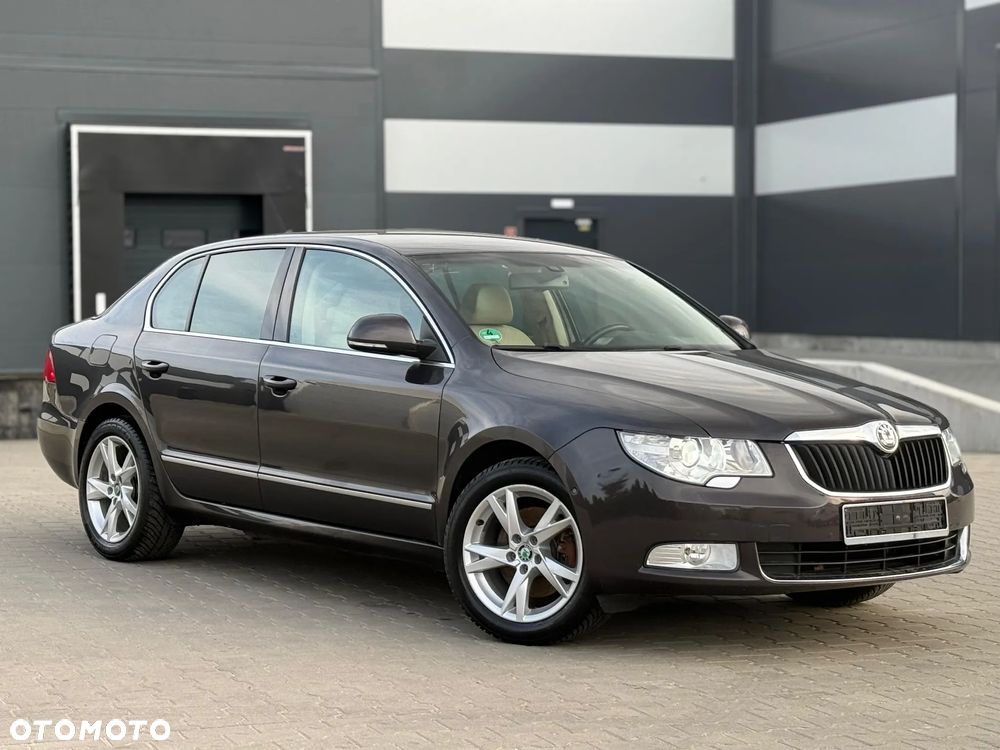 Skoda Superb 1.8 TSI DSG Exclusive - 2