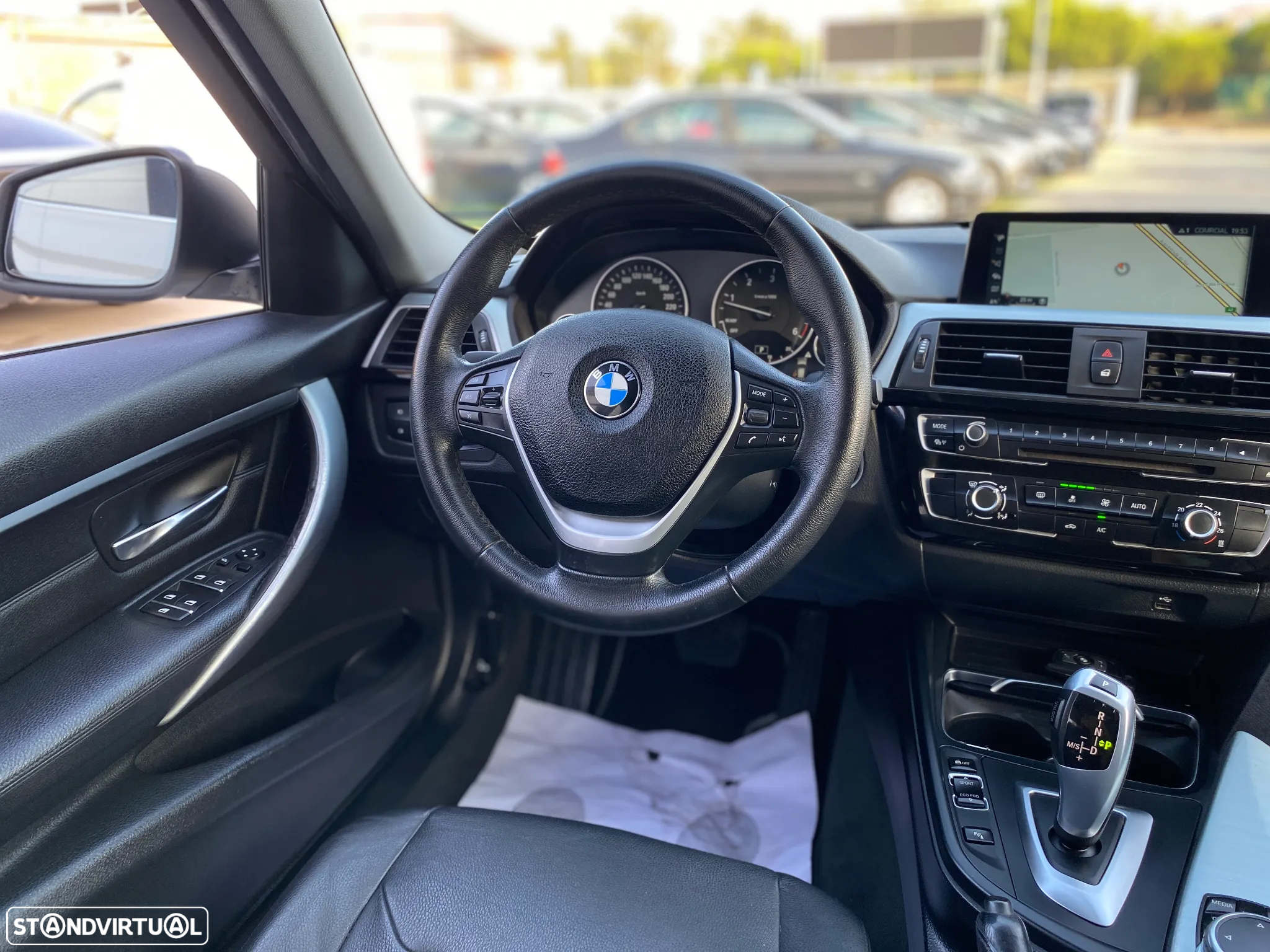 BMW 320 d Touring xDrive Pack M Auto - 29