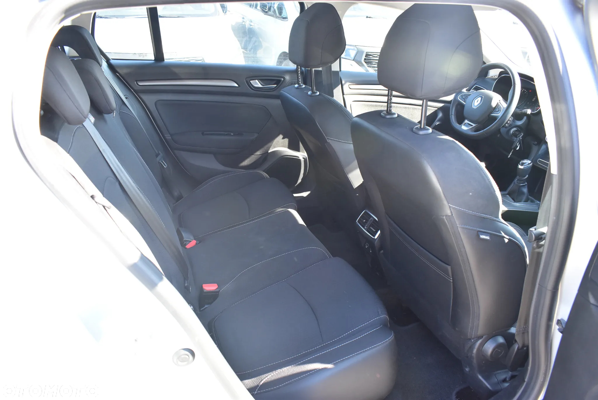 Renault Megane 1.3 TCe FAP Zen - 21