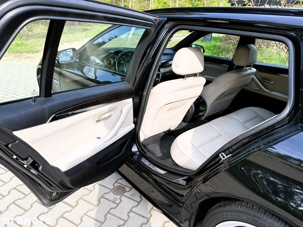 BMW Seria 5 525d Sport-Aut Luxury Line - 19