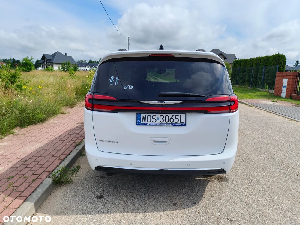 Chrysler Pacifica - 3