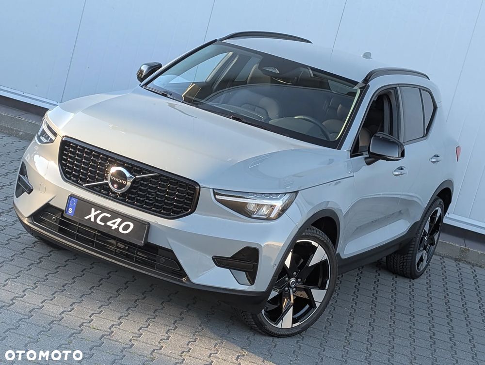 Volvo XC 40 B4 AWD Ultimate Dark - 10