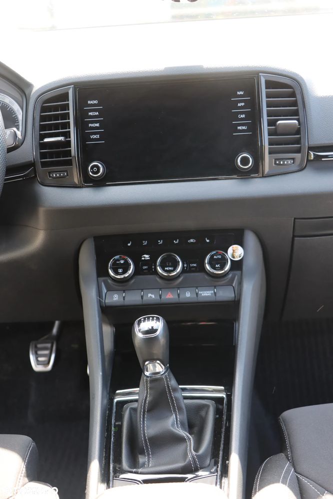 Skoda Karoq 1.5 TSI ACT GPF 4x2 Sportline - 27