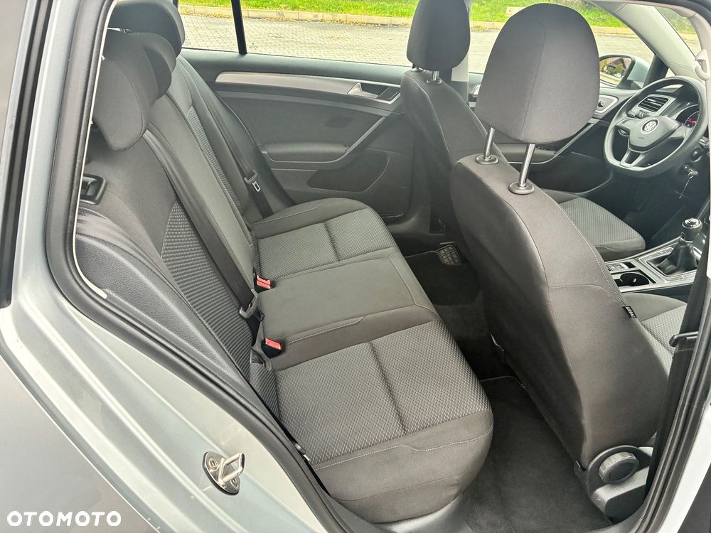 Volkswagen Golf 1.6 TDI SCR Comfortline - 17