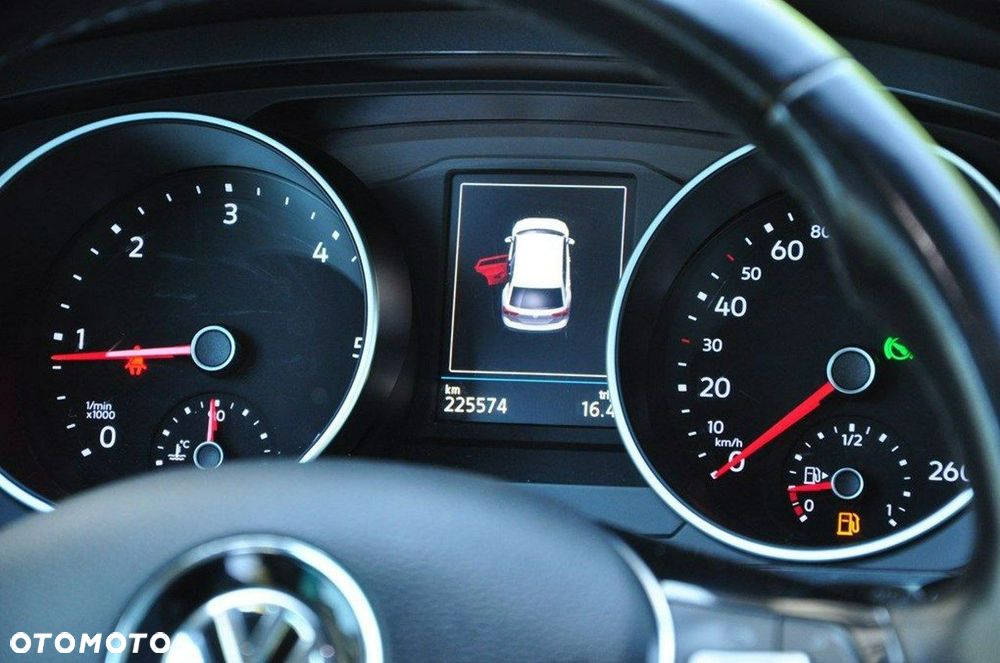 Volkswagen Tiguan - 36