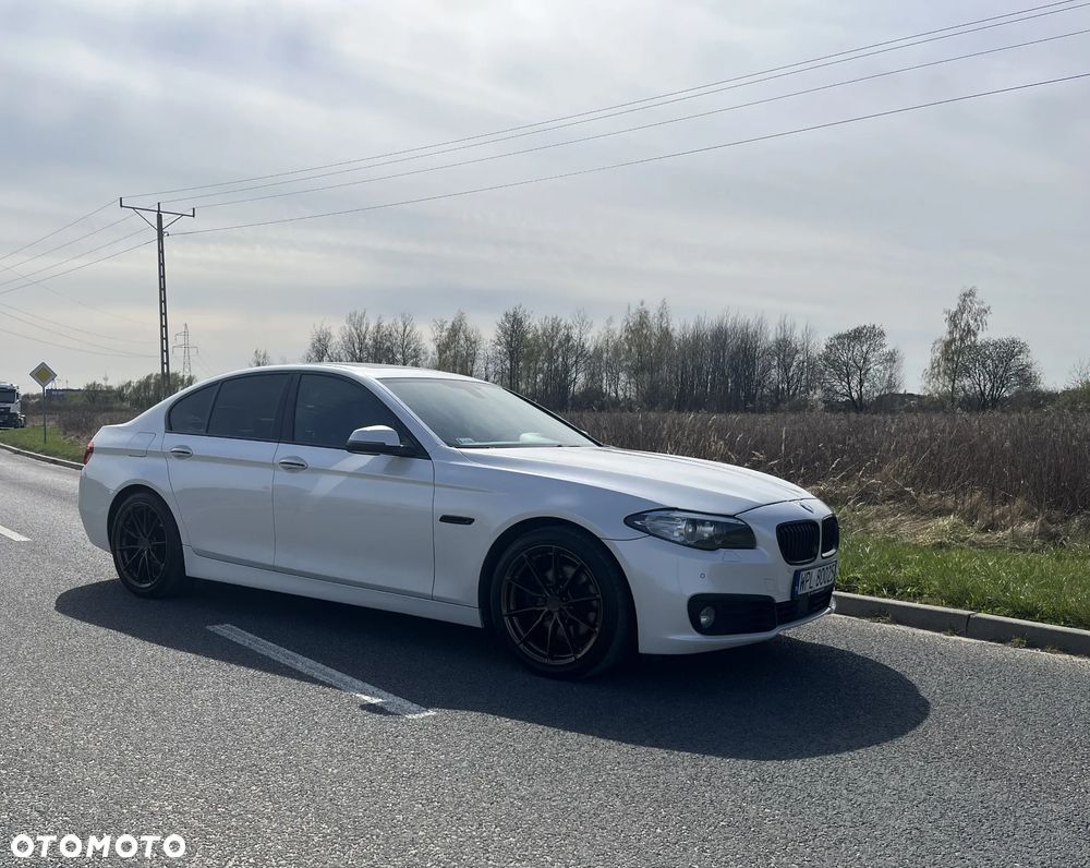 BMW Seria 5 528i - 4