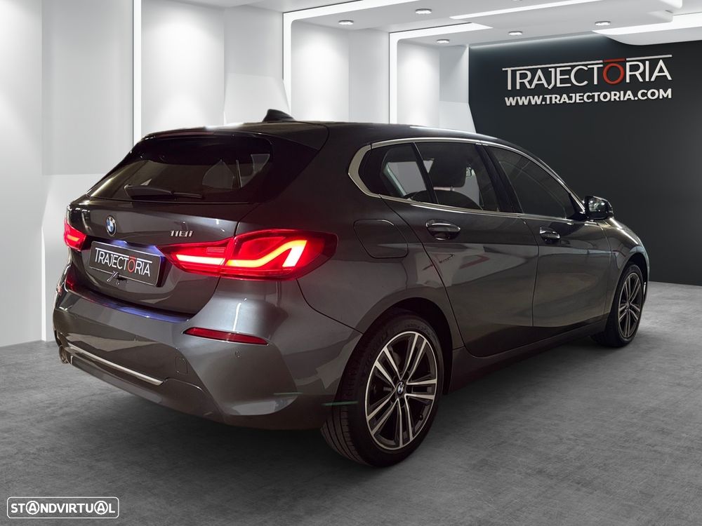 BMW 118 i Line Luxury Auto - 2