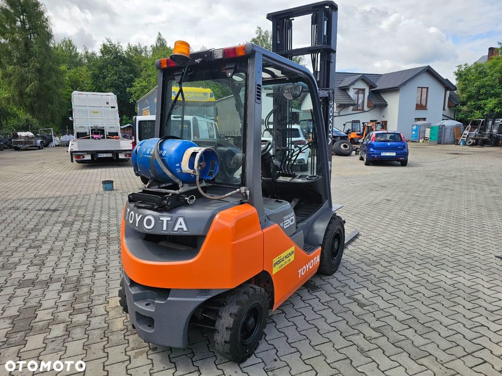 Toyota - 4