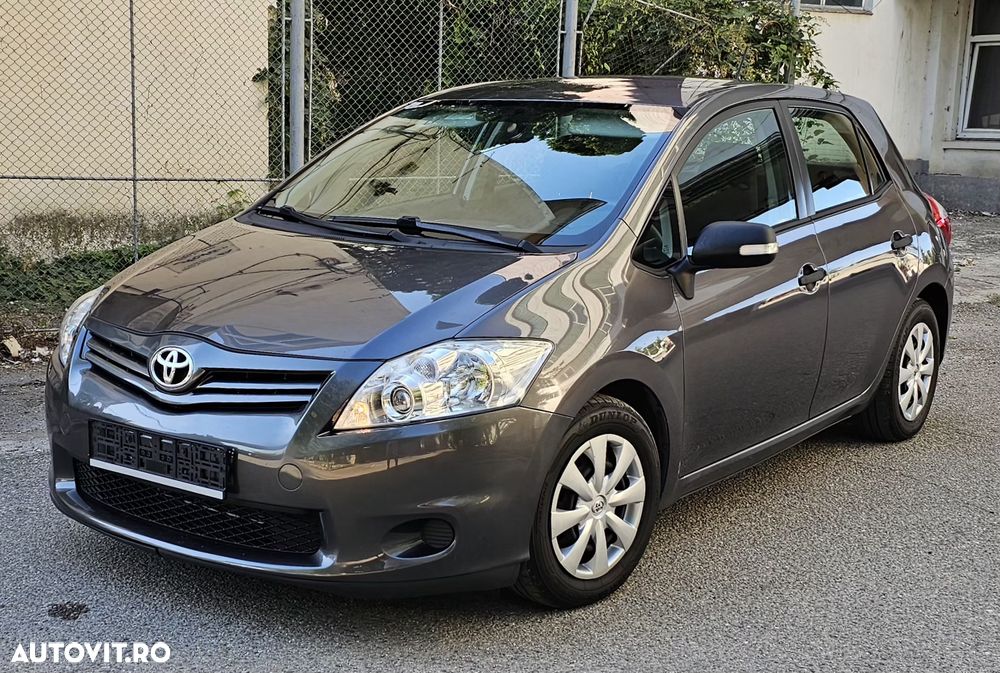 Toyota Auris - 1