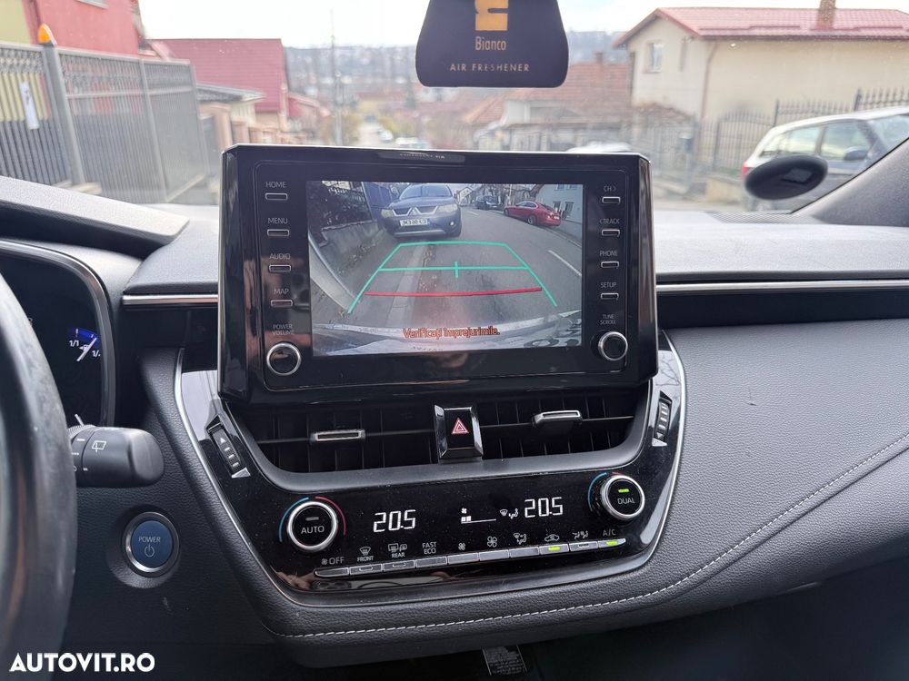 Toyota Corolla 1.8 HSD Business - 22