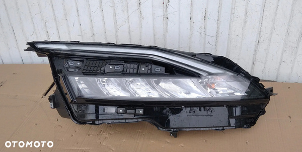 NISSAN QASHQAI J12 FULL LED LAMPA PRAWA PRZÓD