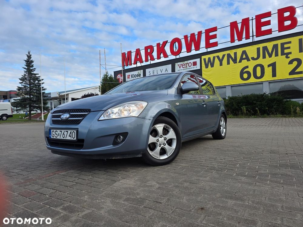 Kia Ceed - 8
