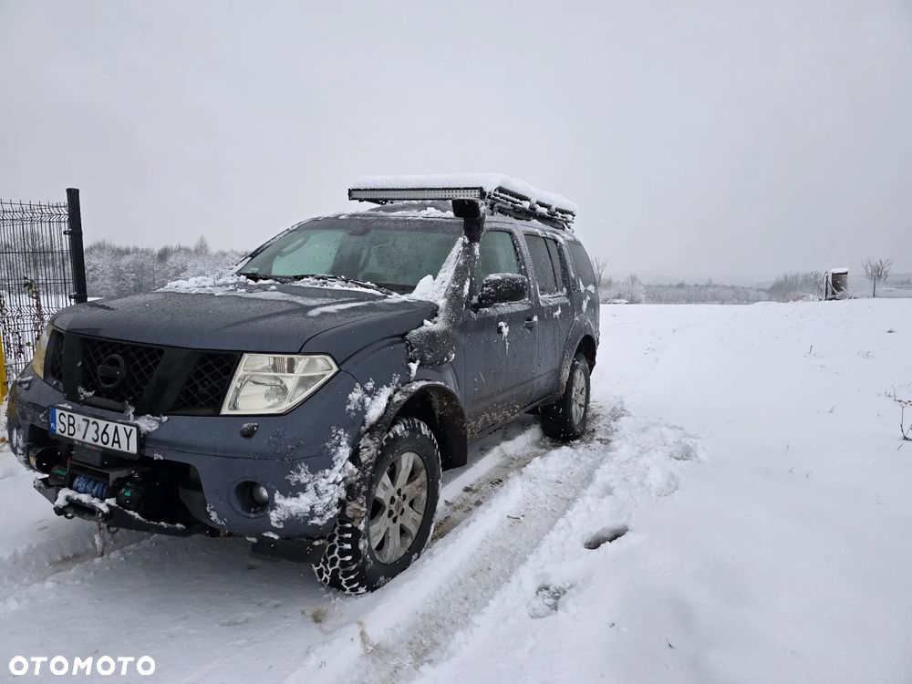 Nissan Pathfinder 2.5 DCi Comfort / XE - 15