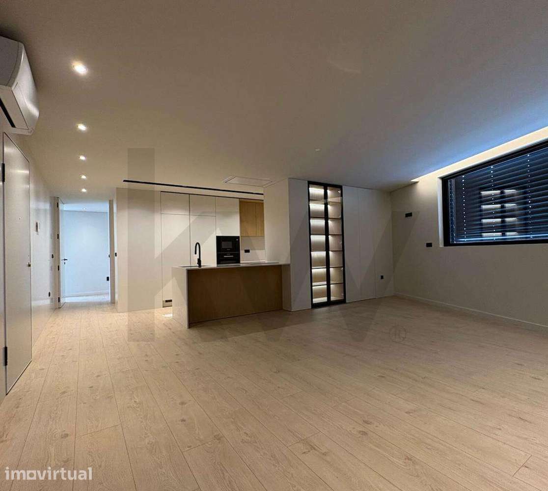 Apartamento T4 com quatro frentes | Piso Exclusivo | Box duas viaturas - Grande imagem: 2/9