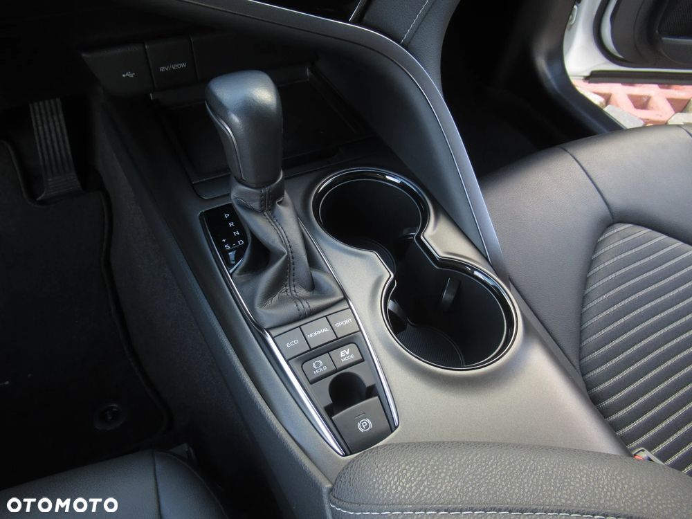 Toyota Camry 2.5 Hybrid Prestige CVT - 17