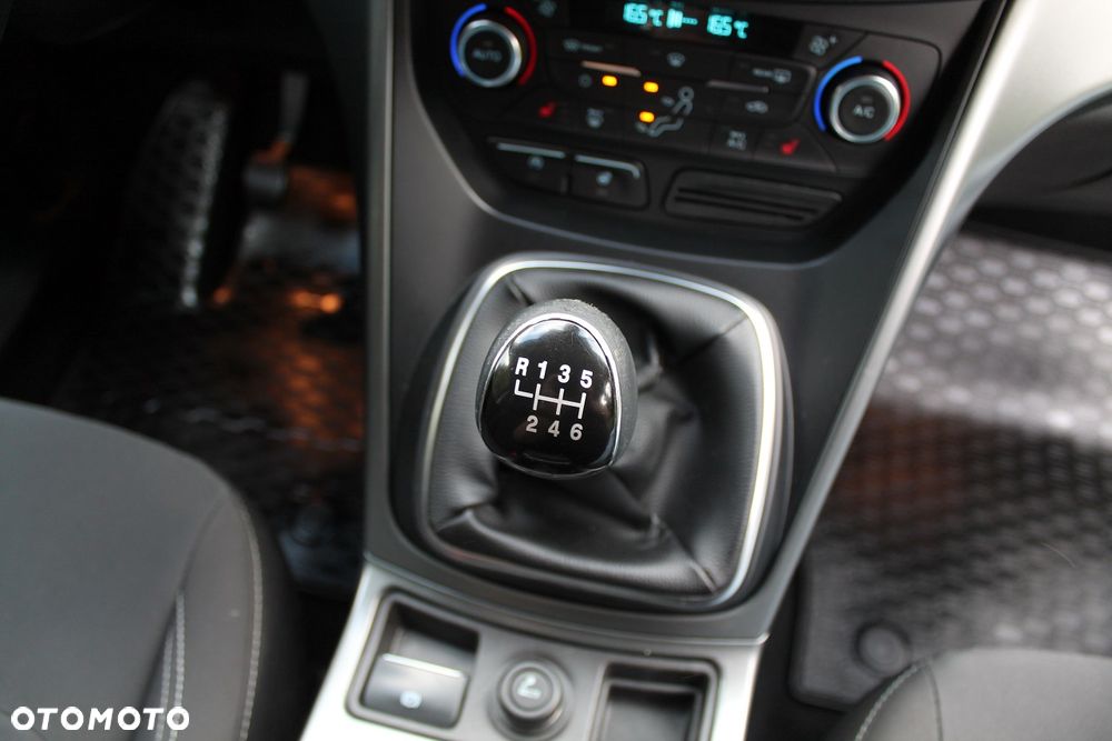Ford Kuga 2.0 TDCi 2x4 Cool & Connect - 28