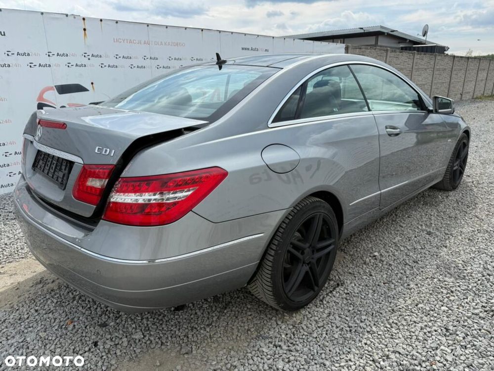 Mercedes-Benz Klasa E 220 CDI DPF BlueEFFICIENCY Avantgarde - 6