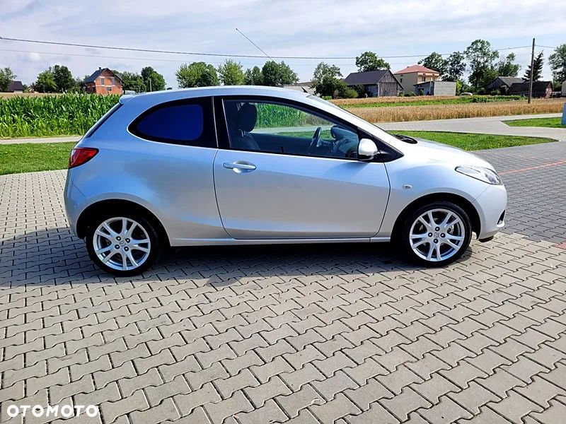 Mazda 2 - 10