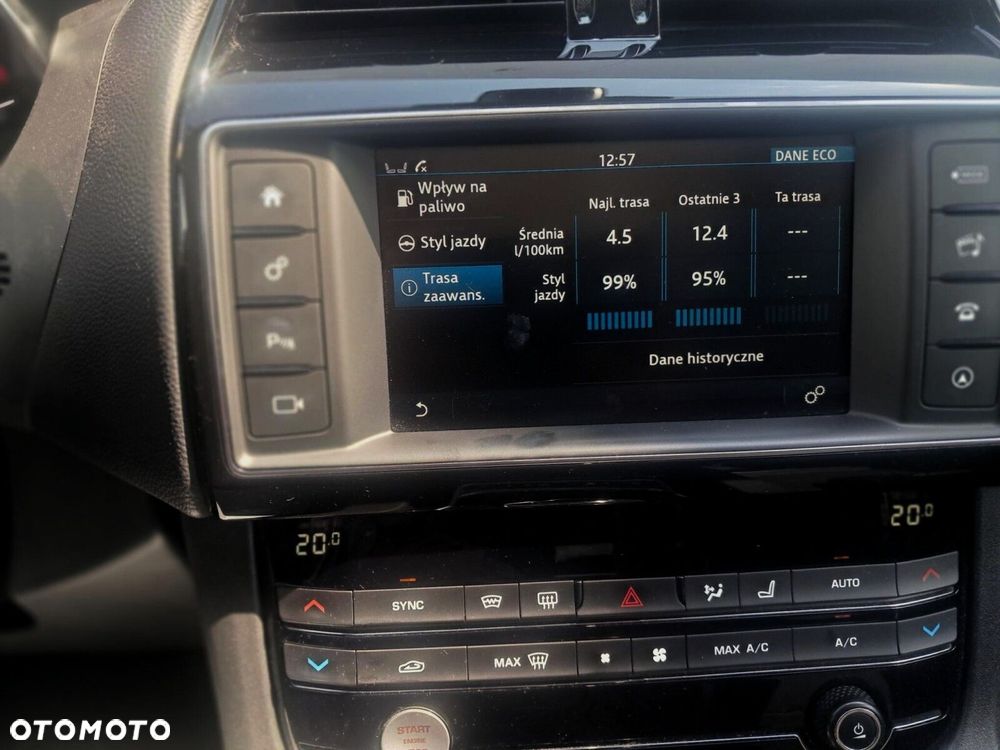 Jaguar F-Pace - 23